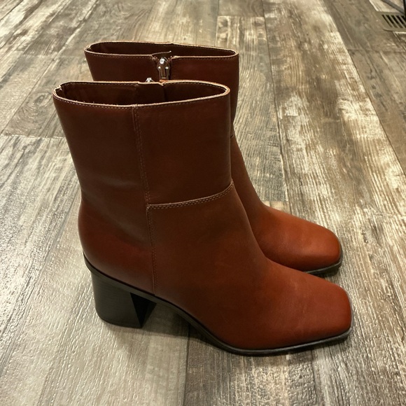 Marc Fiaher DAIREY Elegant Brown Ankle Boots Size 8.5 - Picture 11 of 16